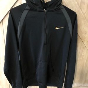 Women’s medium Nike pullover